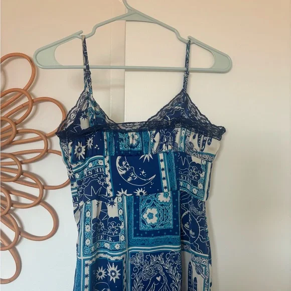 Urban Outfitters UO Audrey Lace Midi Dress - Picture 9 of 10